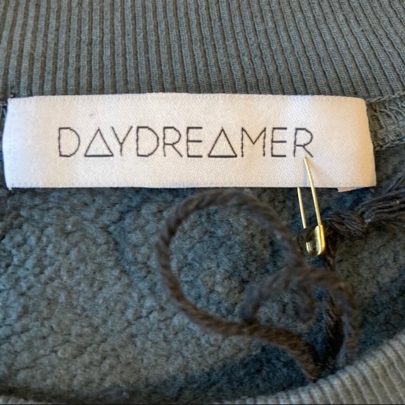 Daydreamer Flower Logo Boyfriend
Crew Neck Sweatshirt in Vintage Black - Picture 7 of 9